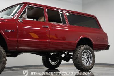 1972 Chevrolet Suburban 4X4 Restomod