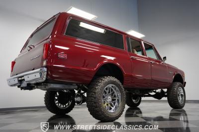 1972 Chevrolet Suburban 4X4 Restomod