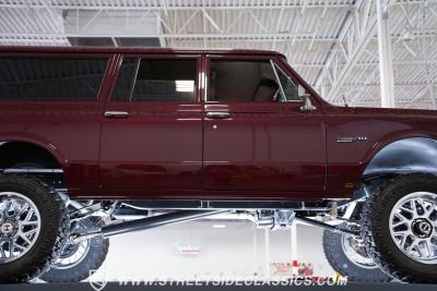 1972 Chevrolet Suburban 4X4 Restomod