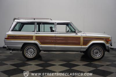 1991 Jeep Grand Wagoneer HEMI Restomod