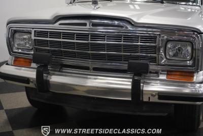 1991 Jeep Grand Wagoneer HEMI Restomod