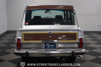 1991 Jeep Grand Wagoneer HEMI Restomod