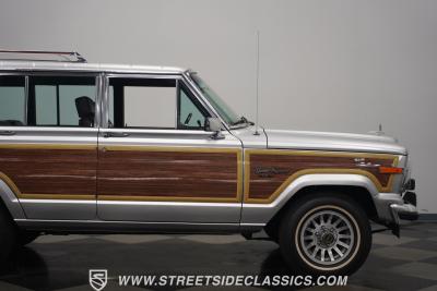 1991 Jeep Grand Wagoneer HEMI Restomod