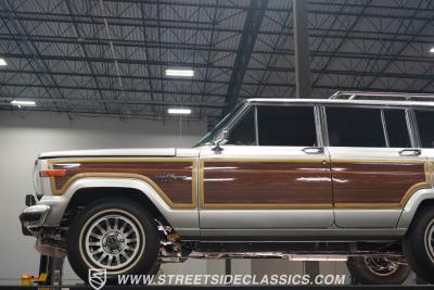 1991 Jeep Grand Wagoneer HEMI Restomod