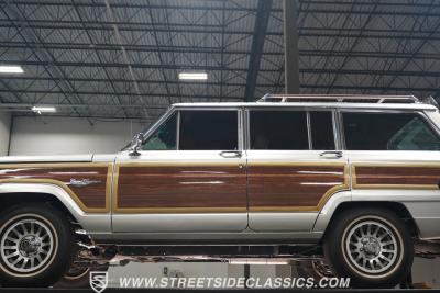 1991 Jeep Grand Wagoneer HEMI Restomod