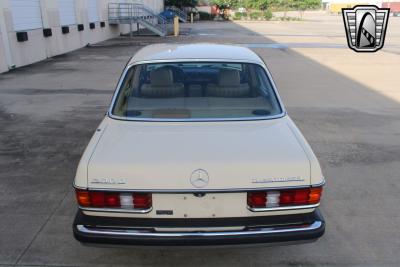 1985 Mercedes - Benz 300D