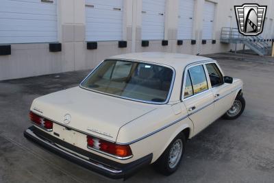 1985 Mercedes - Benz 300D