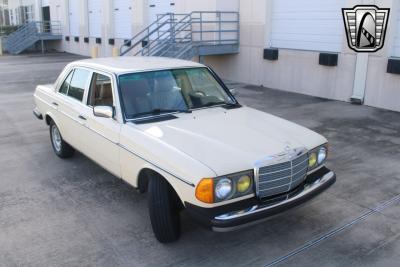 1985 Mercedes - Benz 300D