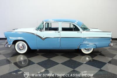 1955 Ford Fairlane Town Sedan