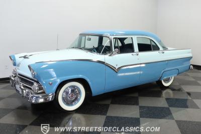 1955 Ford Fairlane Town Sedan