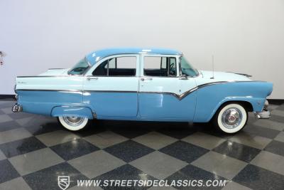 1955 Ford Fairlane Town Sedan