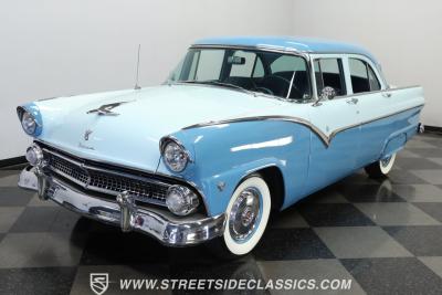 1955 Ford Fairlane Town Sedan