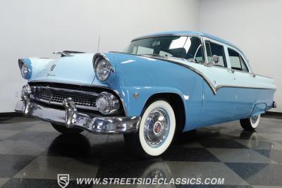 1955 Ford Fairlane Town Sedan