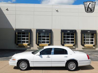 2003 Lincoln Town Car