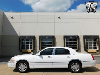 2003 Lincoln Town Car