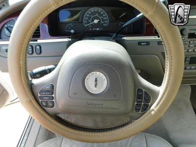 2003 Lincoln Town Car