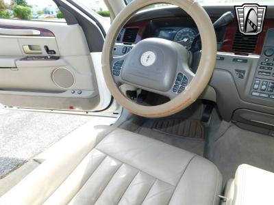 2003 Lincoln Town Car