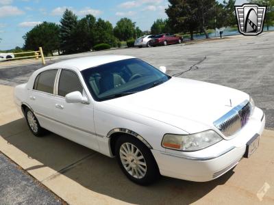 2003 Lincoln Town Car