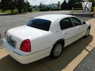 2003 Lincoln Town Car