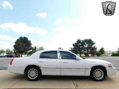 2003 Lincoln Town Car