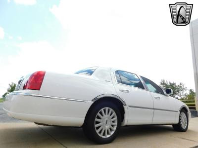 2003 Lincoln Town Car