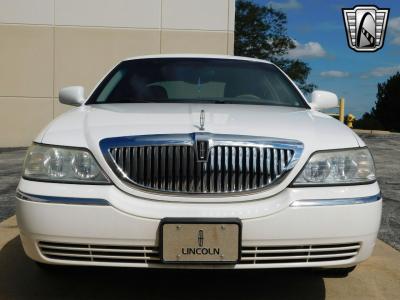 2003 Lincoln Town Car