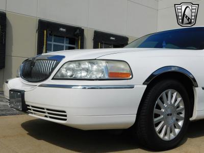 2003 Lincoln Town Car