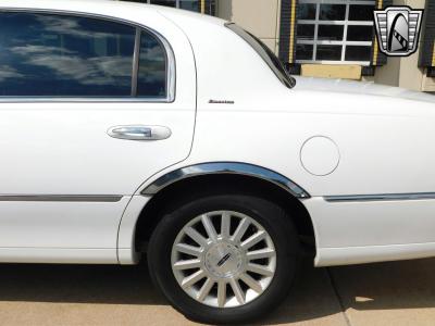 2003 Lincoln Town Car