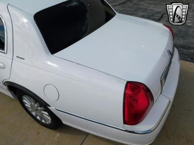 2003 Lincoln Town Car