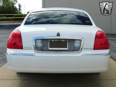 2003 Lincoln Town Car