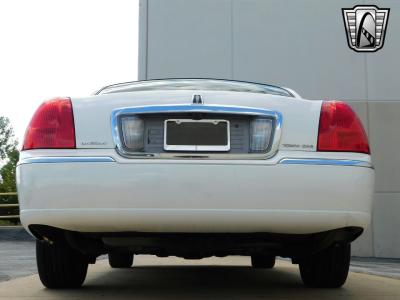 2003 Lincoln Town Car