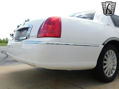 2003 Lincoln Town Car