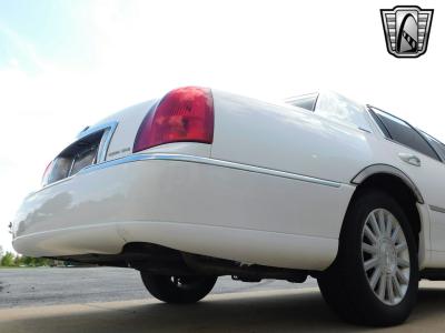 2003 Lincoln Town Car