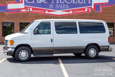 2003 Ford E150 XLT Chateau Edition