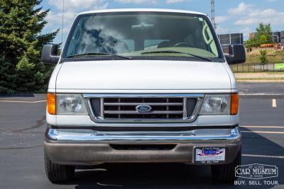 2003 Ford E150 XLT Chateau Edition