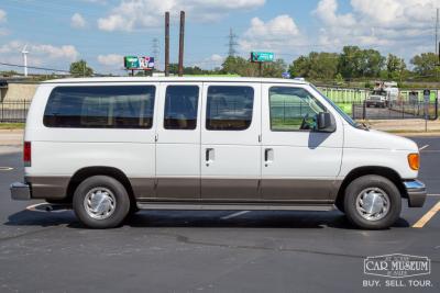 2003 Ford E150 XLT Chateau Edition