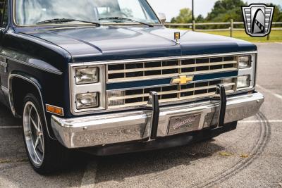 1985 Chevrolet C10 Suburban