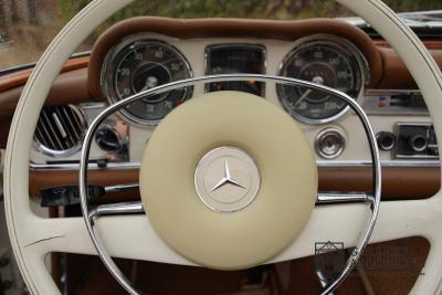 1970 Mercedes - Benz SL 280 Pagode