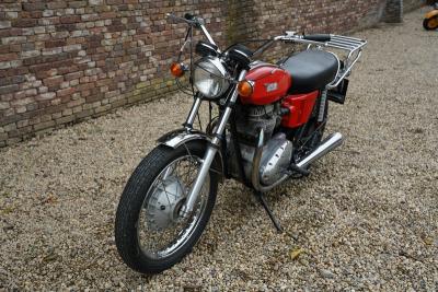 1975 BSA lightning 650