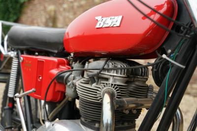 1975 BSA lightning 650