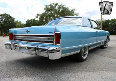 1977 Lincoln Town Coupe