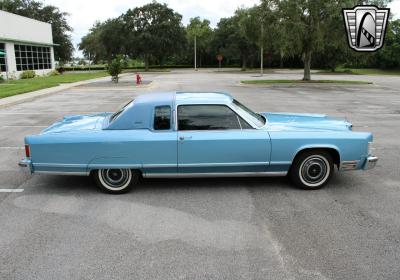 1977 Lincoln Town Coupe