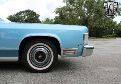 1977 Lincoln Town Coupe