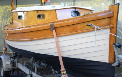 1926 Kajuetboot ELISE with Boat carrier