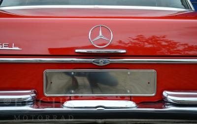 1971 Mercedes - Benz 300 SEL 6.3 W109