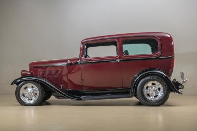 1932 Ford 2-Door Sedan