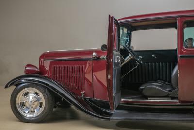 1932 Ford 2-Door Sedan