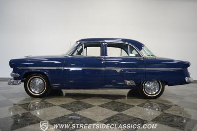 1954 Ford Crestline