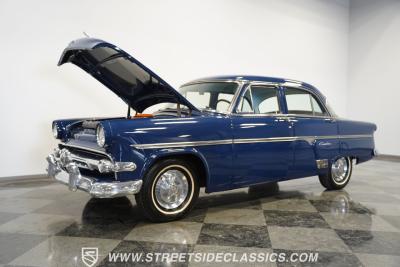 1954 Ford Crestline