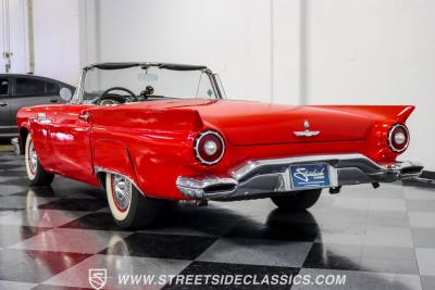 1957 Ford Thunderbird